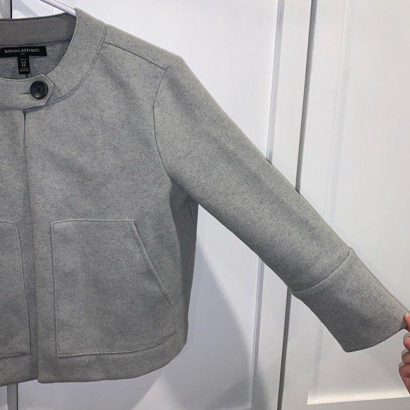 Banana Republic Light Gray Women's Blazer - Picture 4 of 4